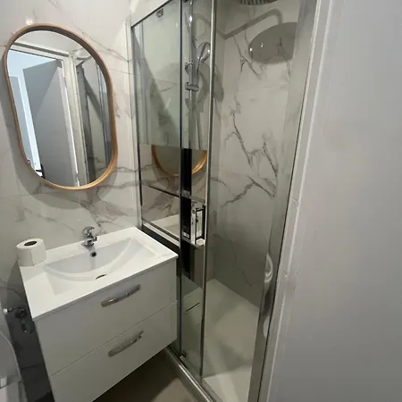 Adonis Apartmanhotel