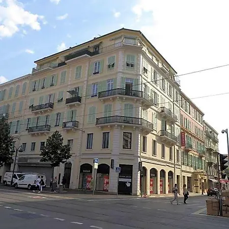 Adonis Aparthotel 3*