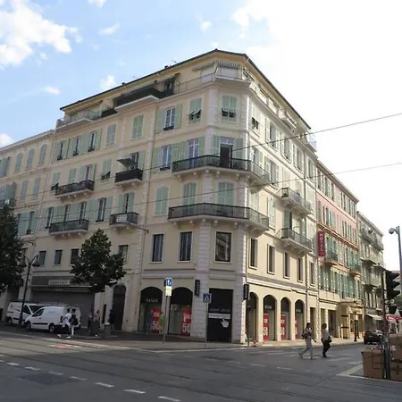 Appart hôtel Résidence Adonis *