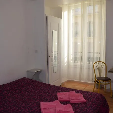 Adonis Apartahotel Niza