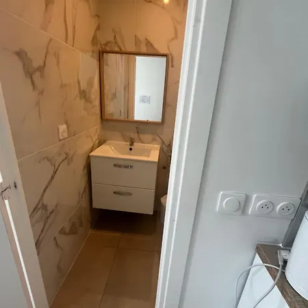 亚度尼斯公寓式酒店 *