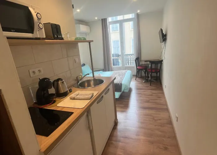 Aparthotel Adonis 3*