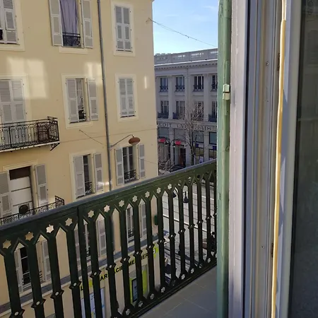 Adonis Aparthotel