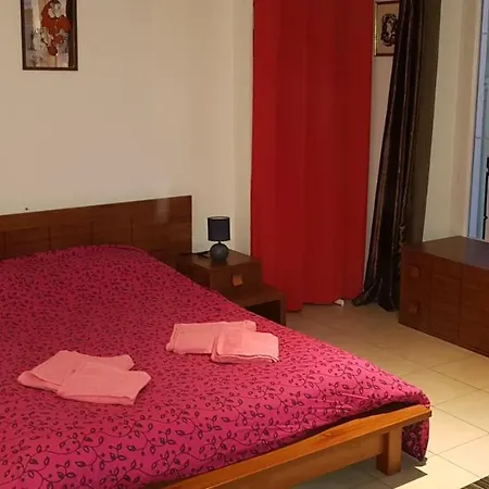 Lägenhetshotell Adonis 3*